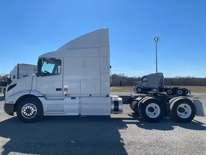 2019 VOLVO VNR64T640