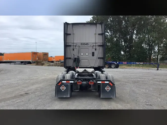 2022 International LT