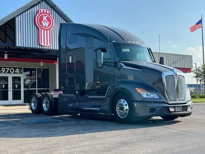 2025 Kenworth T680