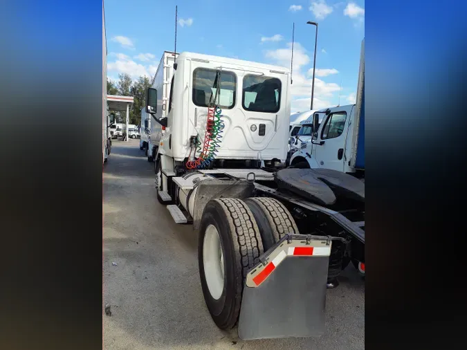 2016 FREIGHTLINER/MERCEDES CASCADIA 113