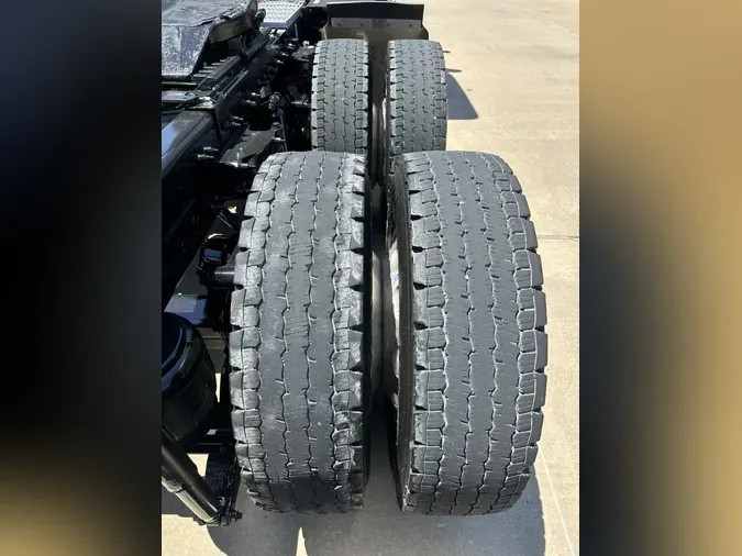 2025 Peterbilt 5897d73692595caa140168e3d2a4dc588e3