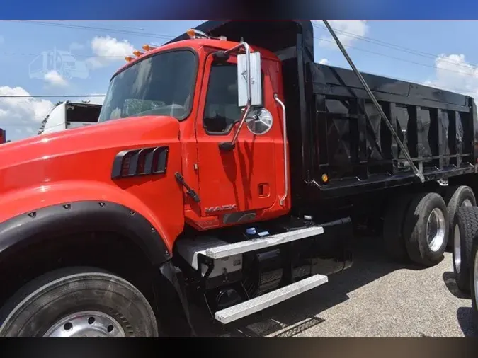 2016 MACK GRANITE GU713