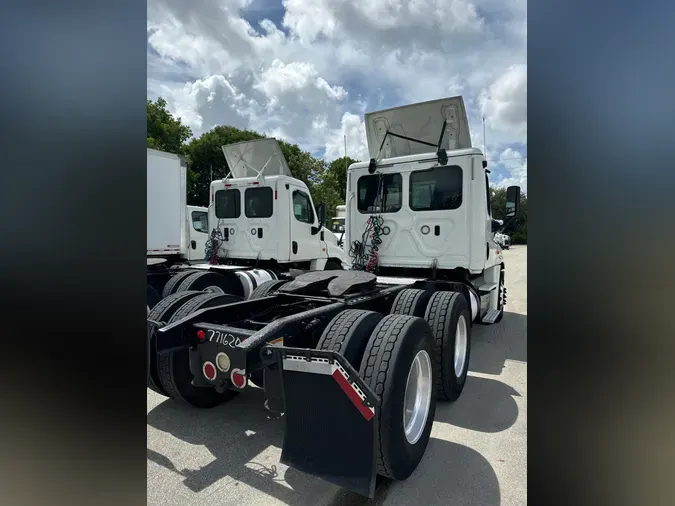 2018 FREIGHTLINER/MERCEDES CASCADIA 125