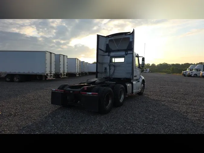 2020 Volvo VNL300