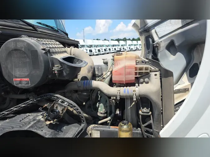 2018 Volvo VNL 740