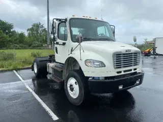 2015 FREIGHTLINER M2
