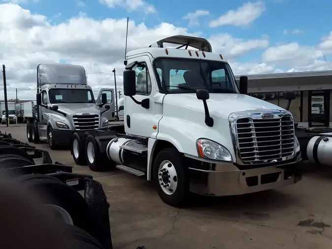 2016 FREIGHTLINER/MERCEDES CASCADIA 125