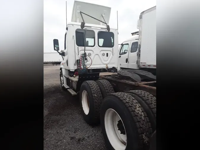 2018 FREIGHTLINER/MERCEDES CASCADIA 125