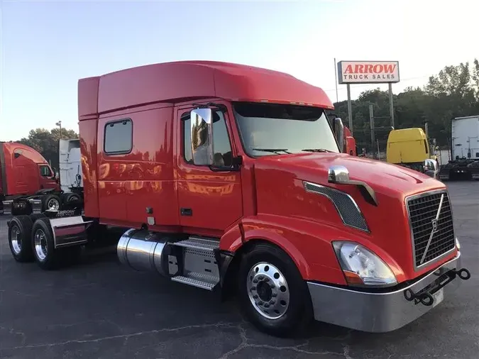 2018 VOLVO VNL730