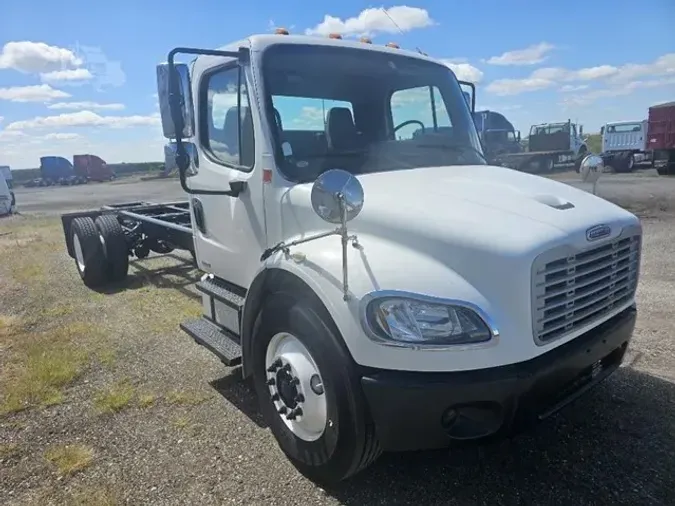 2007 FREIGHTLINER BUSINESS CLASS M2 106