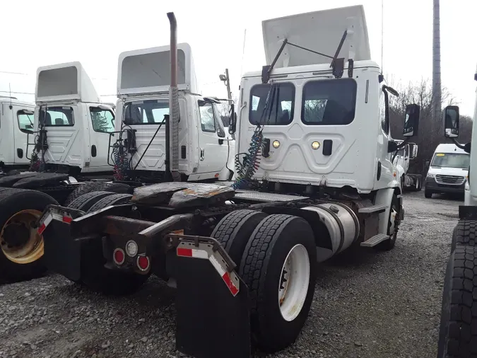 2017 FREIGHTLINER/MERCEDES CASCADIA 113