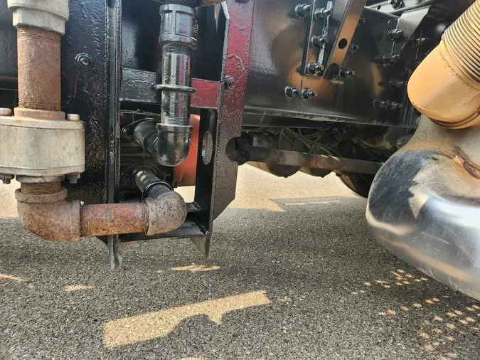 2019 VOLVO VNL64T300