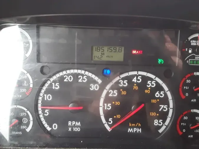 2016 FREIGHTLINER M2 106