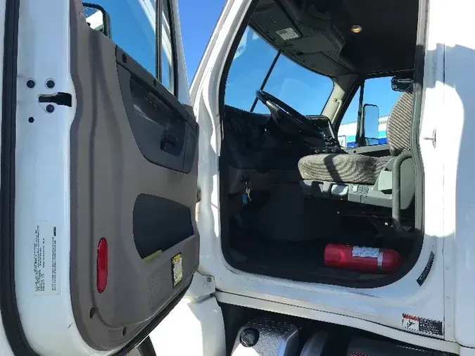 2018 Freightliner X12542ST