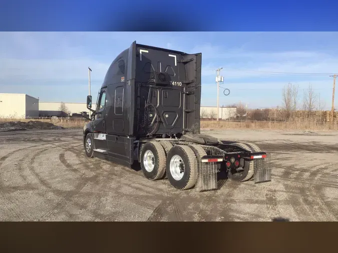 2022 Freightliner Cascadia 126