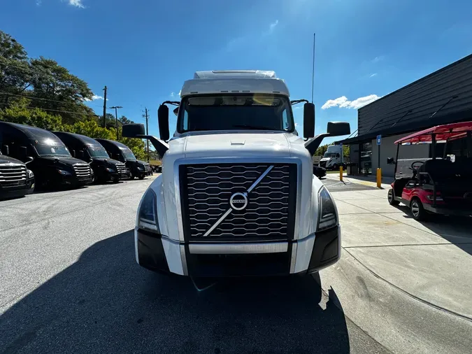 2022 Volvo VNL64T860