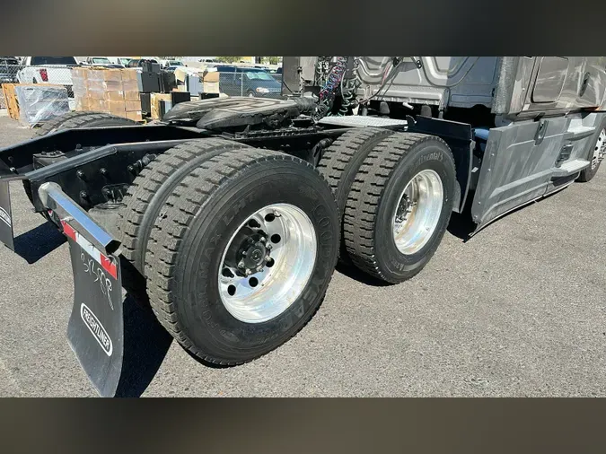 2024 Freightliner Cascadia 126