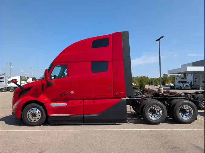 2026 VOLVO VNL64T860