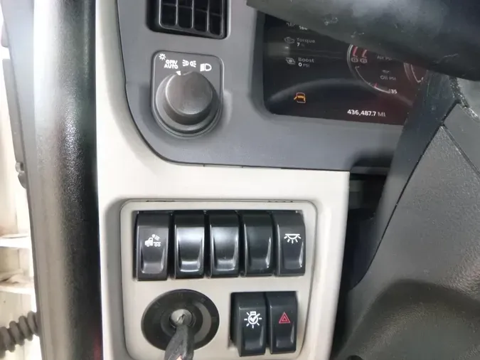 2023 Peterbilt 5677d982c5b4f9f7d55a505d3680240d2ba