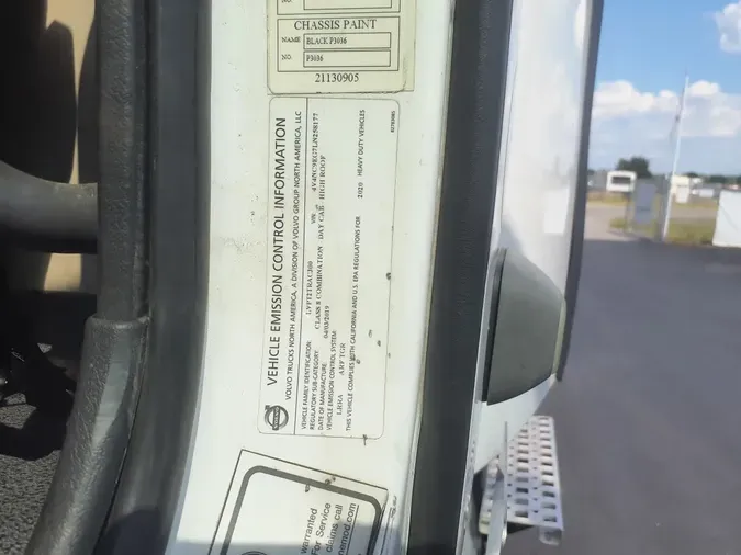2020 VOLVO VNL64T-3007d992abbf951d4af05735076bc17d21a