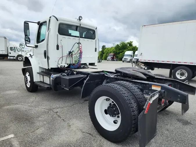 2016 FREIGHTLINER M2 106