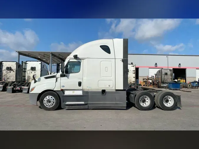 2023 Freightliner Cascadia 126