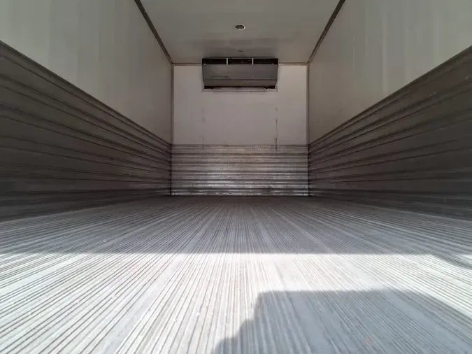 2018 FREIGHTLINER/MERCEDES M2 106