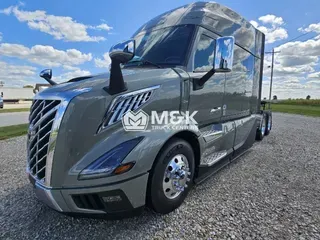 2025 VOLVO VNL64TV04