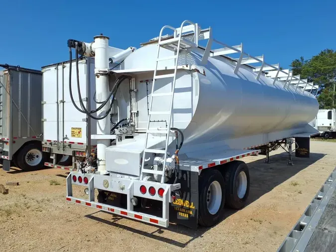 2012 UTILITY TRAILERS TANKER TRAILER