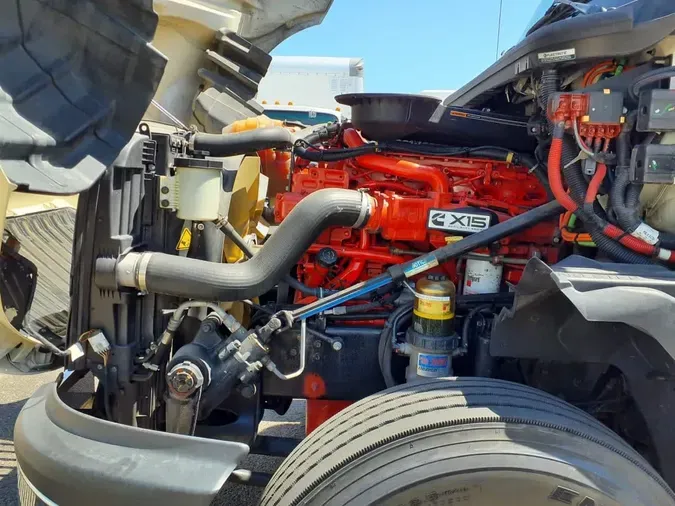 2019 NAVISTAR INTERNATIONAL LT625 SLPR CAB