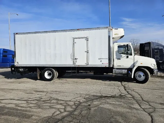 2015 HINO 338 Reefer