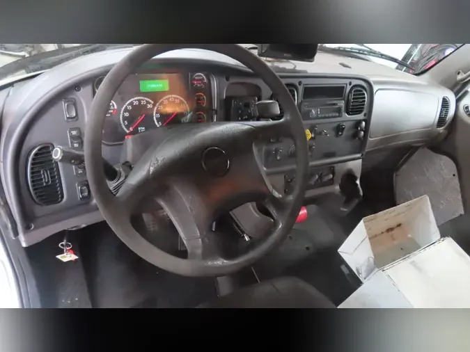 2017 FREIGHTLINER M2 106