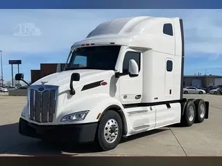 2023 PETERBILT 579