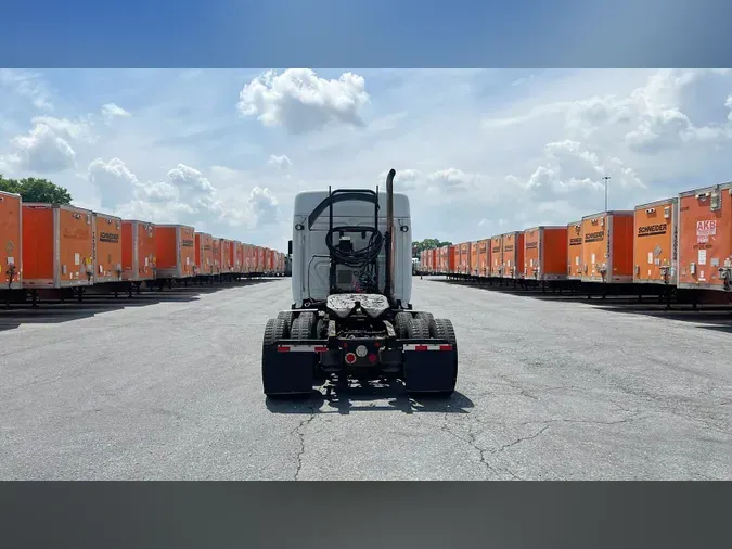 2020 Freightliner Cascadia 126