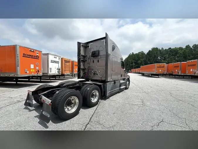 2022 Freightliner Cascadia 1267db8ce65843adb8643ee7a97d753c701