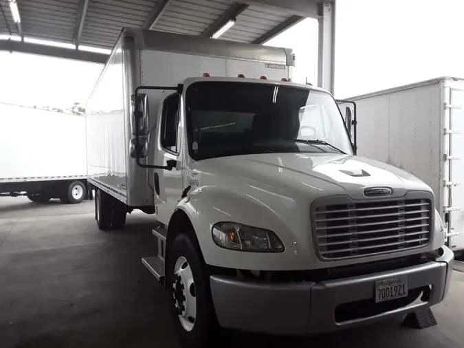 2017 FREIGHTLINER M2 106