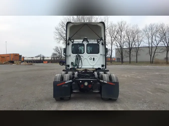2020 Freightliner Cascadia 126