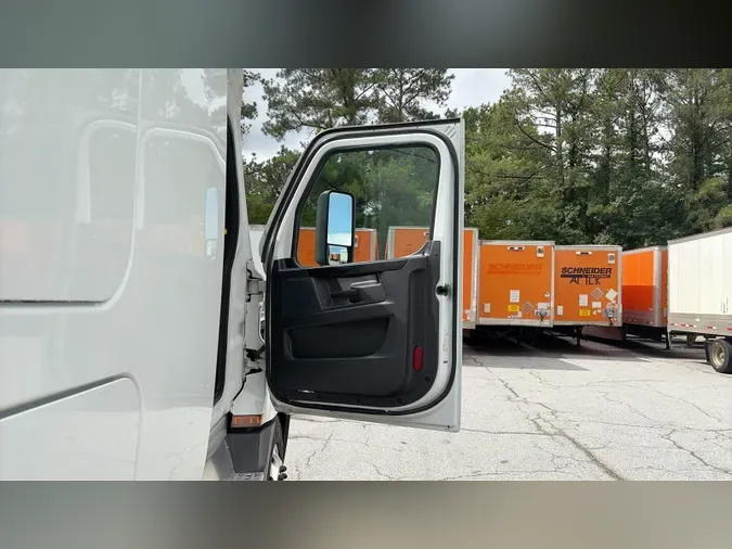 2023 Freightliner Cascadia 126