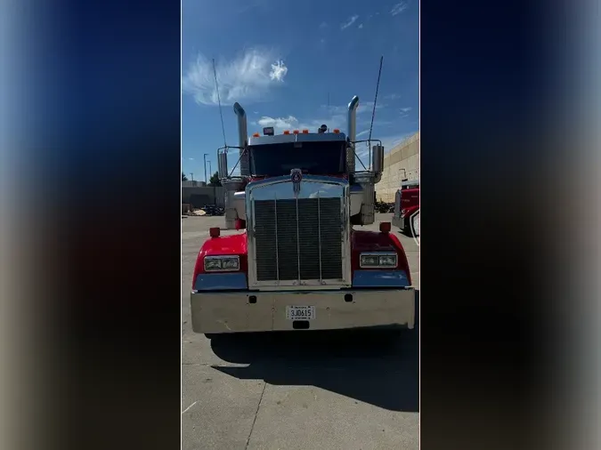 2018 KENWORTH W900