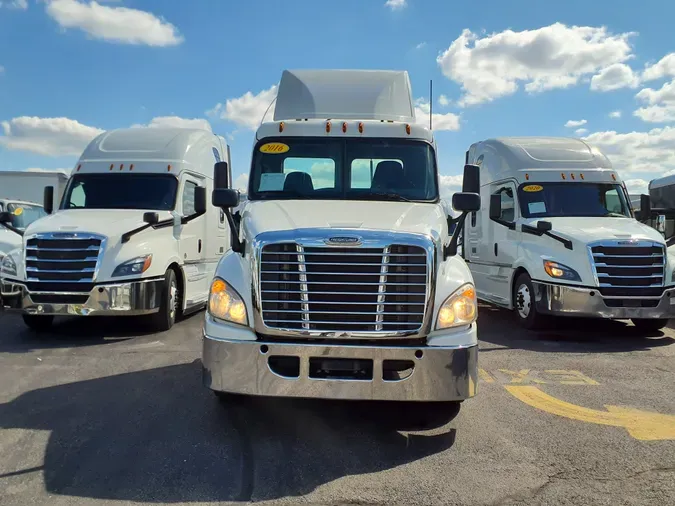 2016 FREIGHTLINER/MERCEDES CASCADIA 125