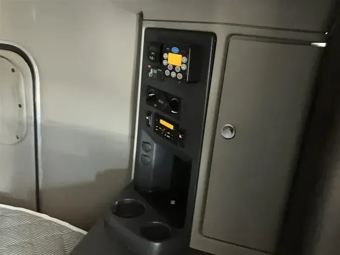 2020 PETERBILT 579