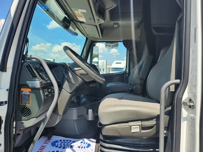 2024 VOLVO VNL64T760