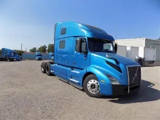 2019 VOLVO VNL860