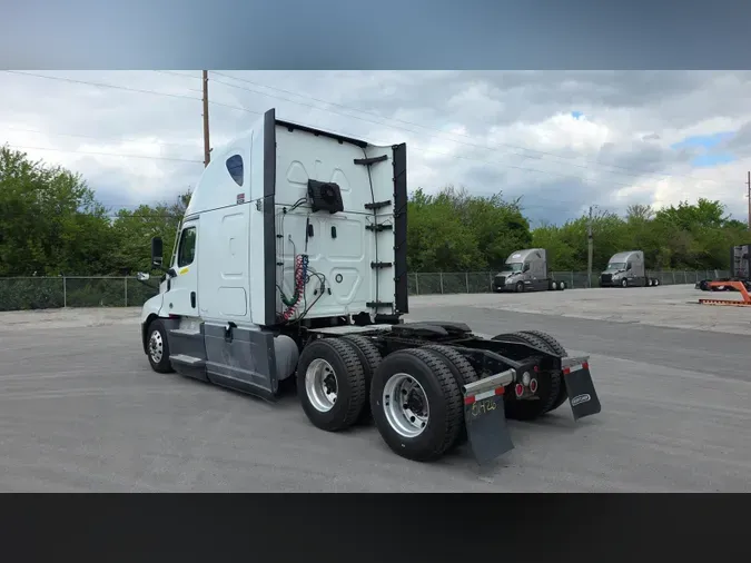 2021 Freightliner Cascadia 126