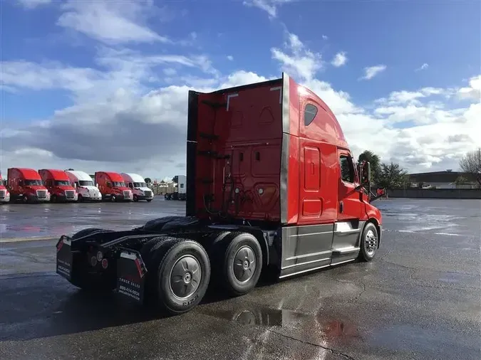 2021 FREIGHTLINER CA126