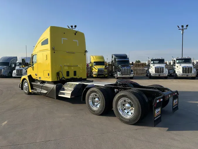 2023 Kenworth T680