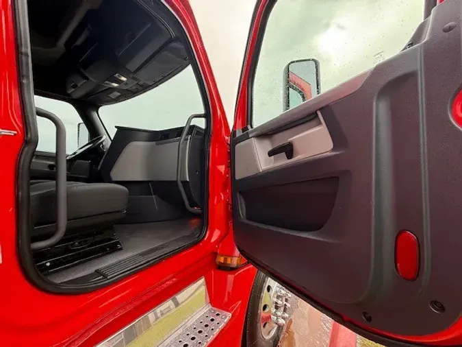2020 FREIGHTLINER CASCADEVO1