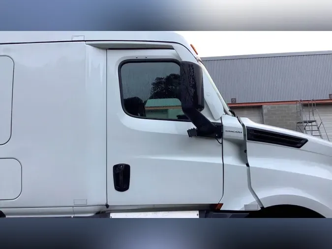 2022 Freightliner Cascadia 126
