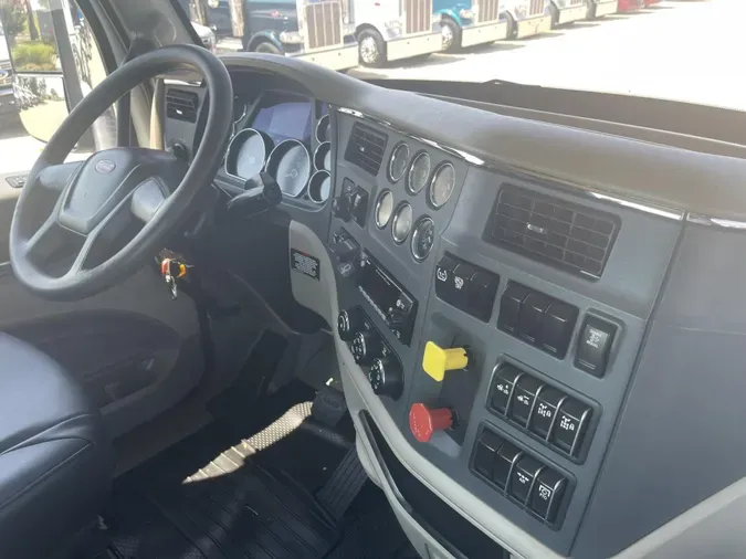 2022 Peterbilt 567