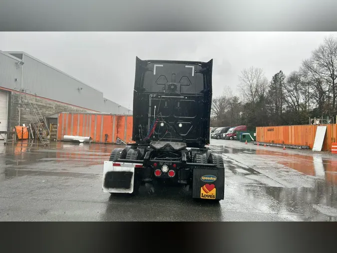 2022 Freightliner Cascadia 126